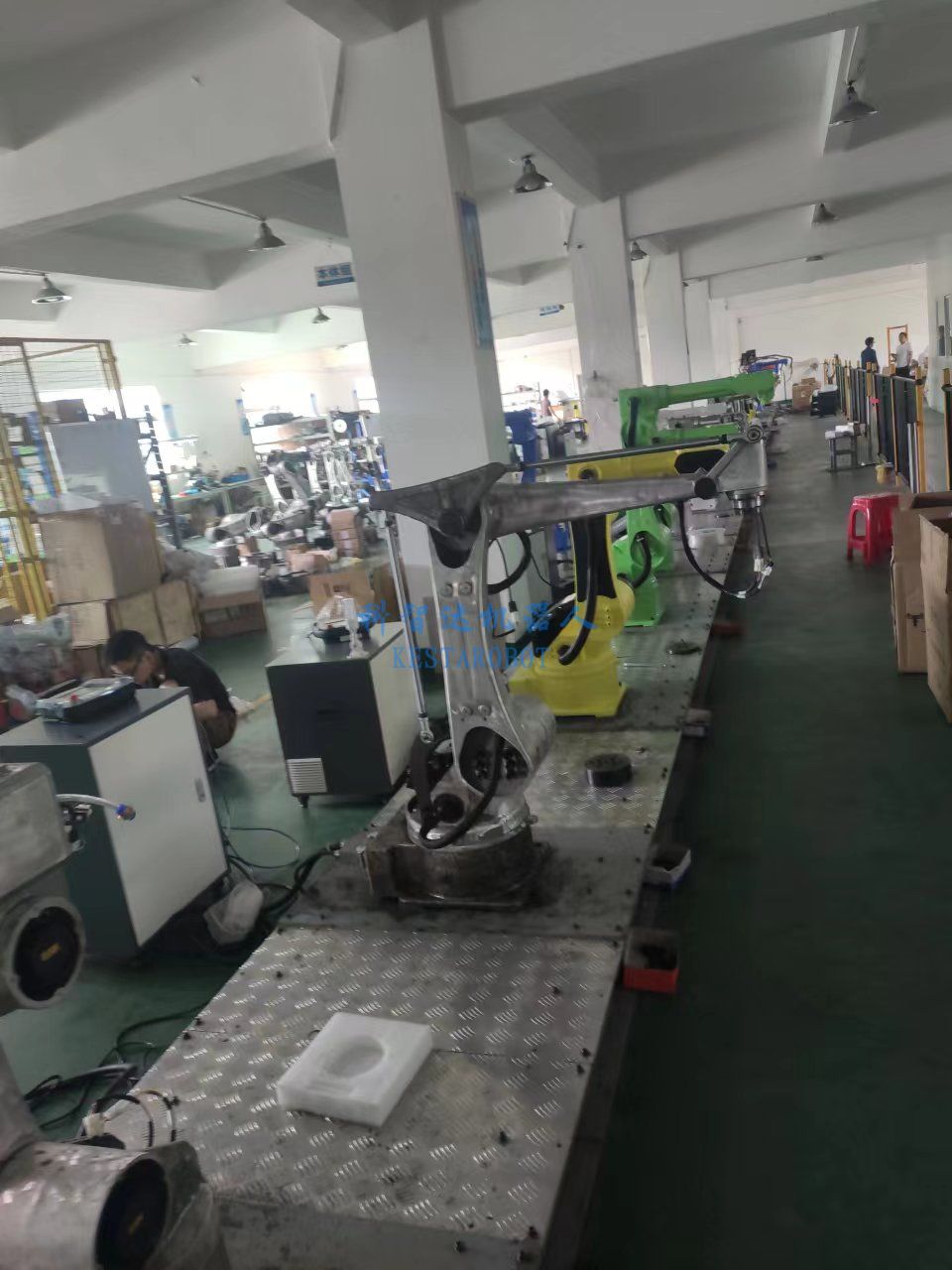 四軸關(guān)節(jié)機器人批量生產(chǎn)中(圖10) 四軸關(guān)節(jié)機器人批量生產(chǎn)中(圖10)